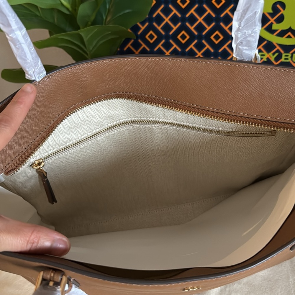 NWT , Tory Burch Emerson zip  Brown large Tote Bag moose color - Picture 8 of 14